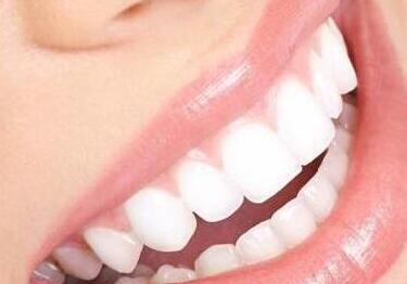 牙齿变白有什么好方法-义齿厂家