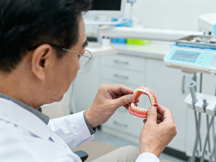 成都义齿厂家 成都义齿厂家